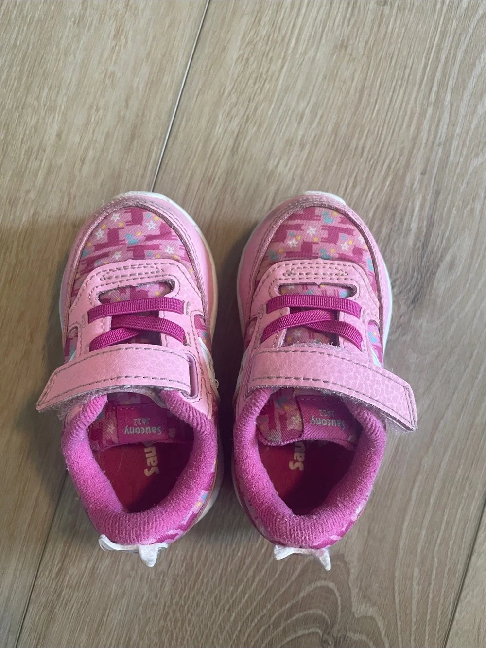 Saucony Pink and White Velcro Athletic Sneakers Size Baby 4m
